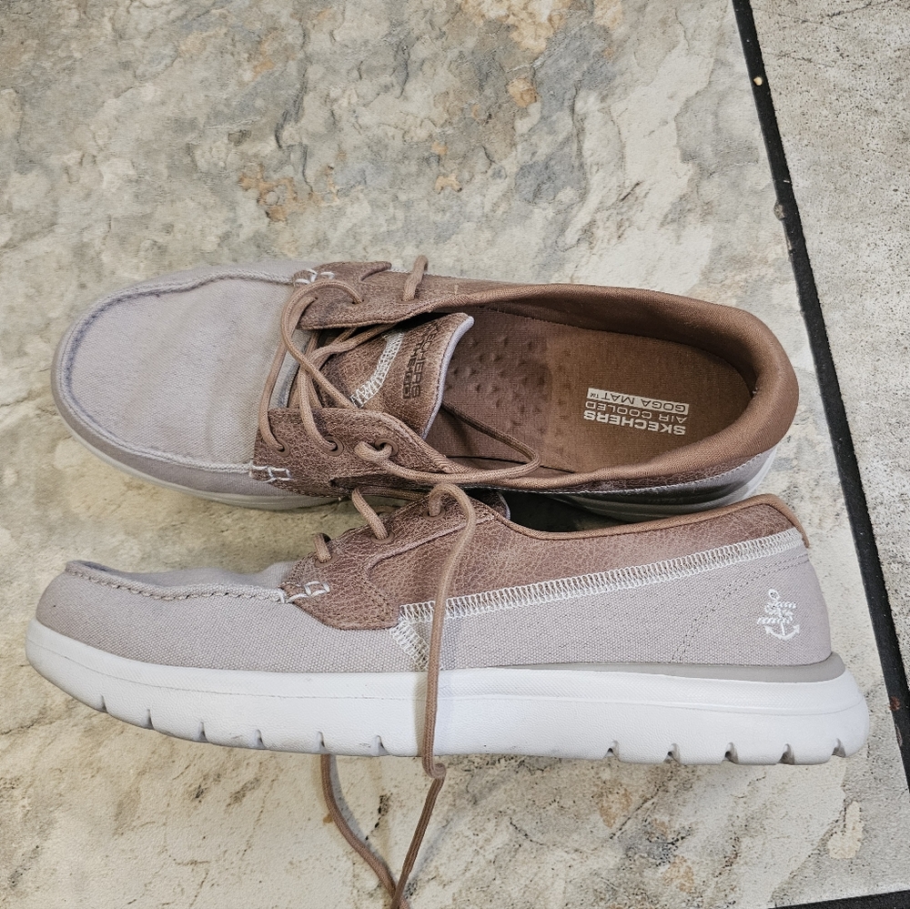 SKECHERS GO STEP LITE GOGA MAX WOMENS SZ 10 CASUAL BOAT SHOESBEIGE CANVAS